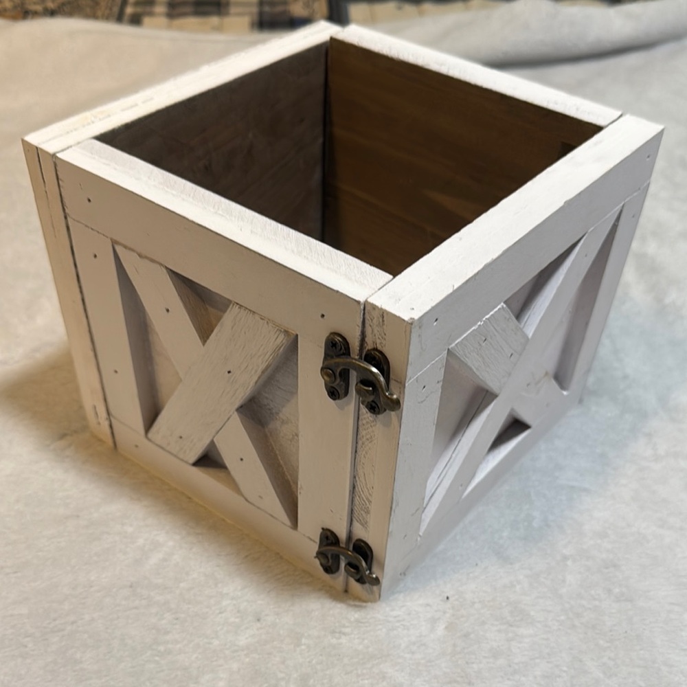 White Wooden Decorative planter box